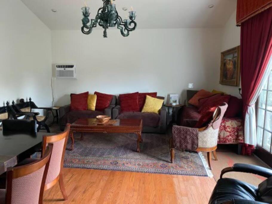 Casa de férias Entire Second Flr - Santa Monica Luxury