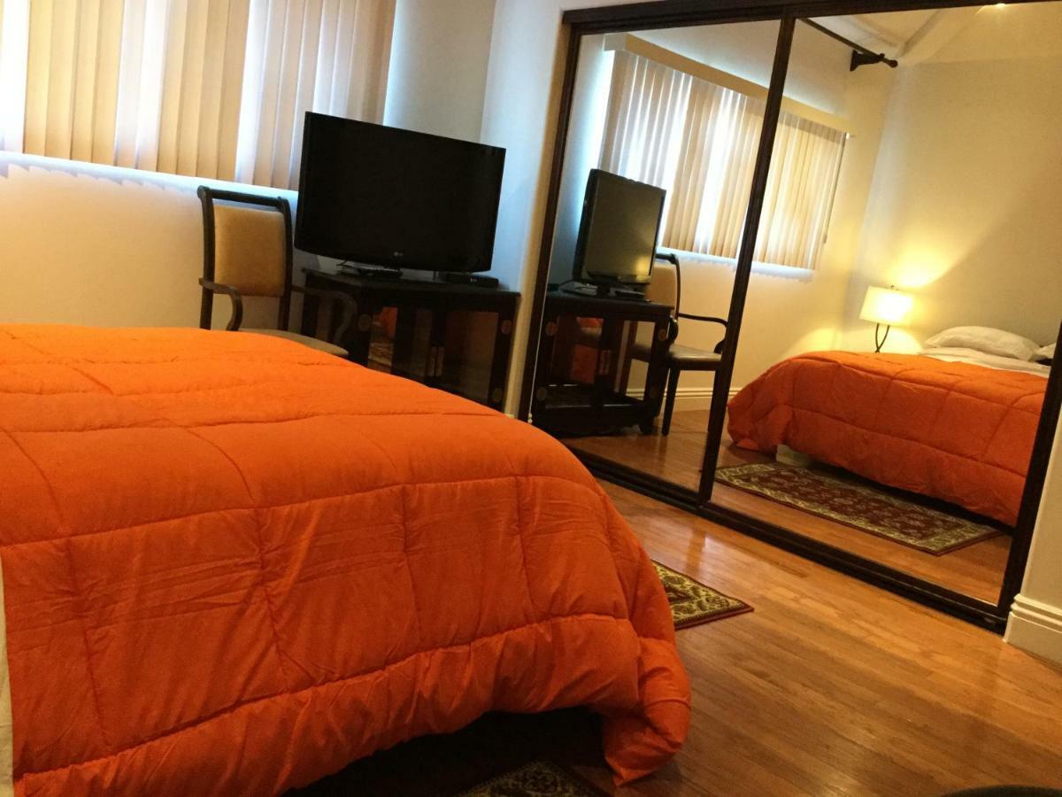 Casa de férias Entire Second Flr - Santa Monica Luxury